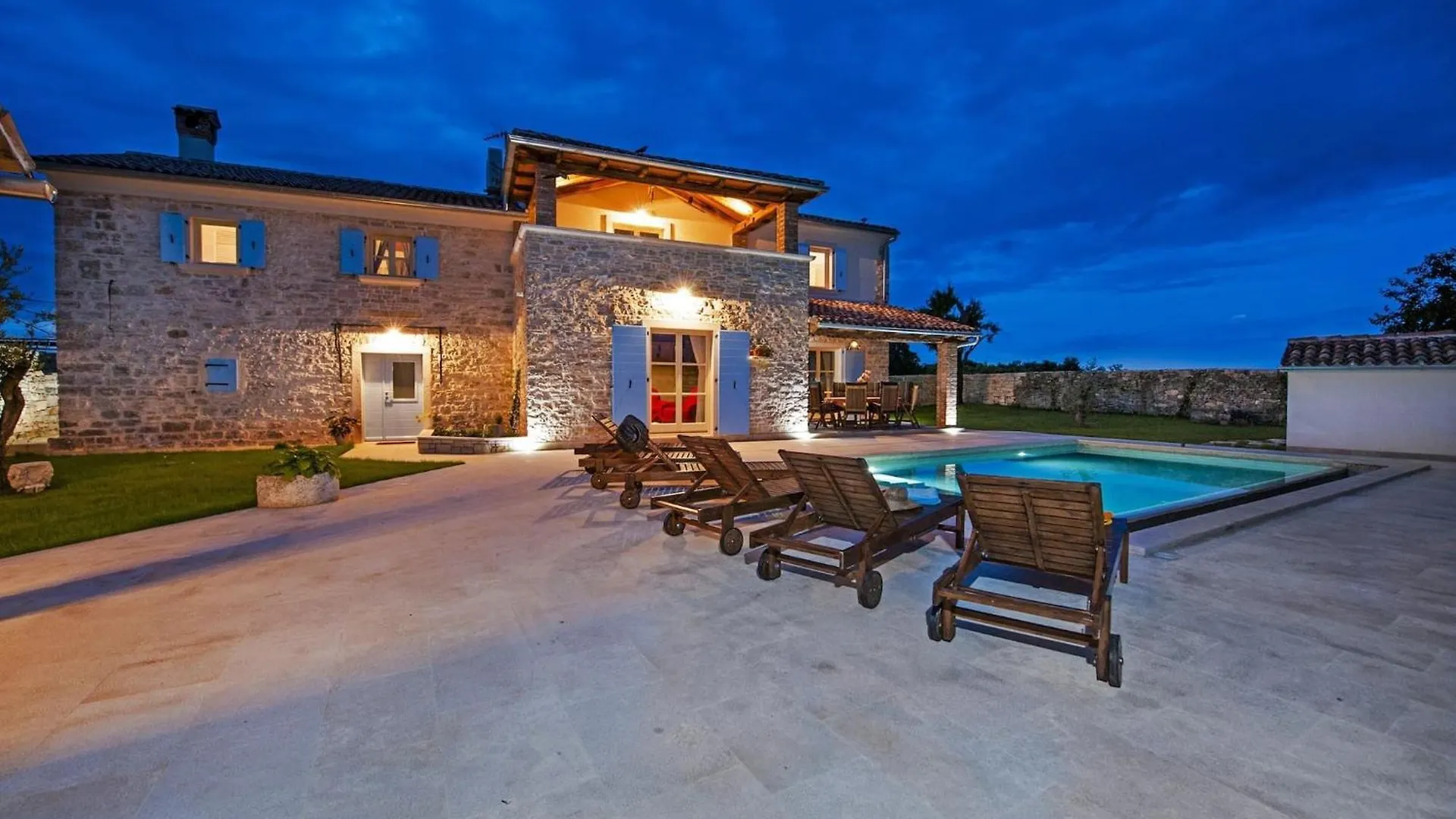 Familyl Villa Tomani With Pool, Basketball And Volleyball Field Kanfanar