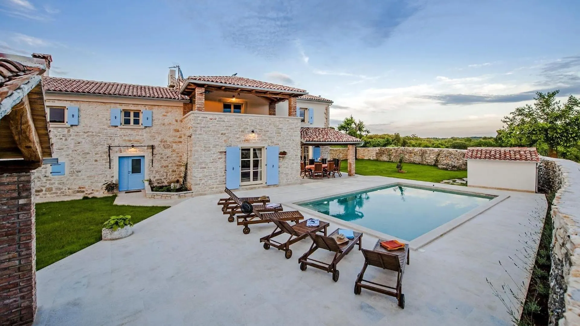 Familyl Villa Tomani With Pool, Basketball And Volleyball Field Kanfanar
